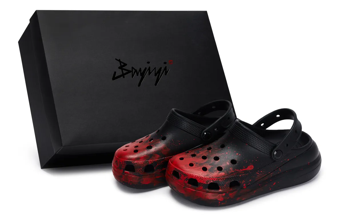 Crocs Classic Clog 811 Manufacturing, Escape Scene, Special Shoe Box Clogs Unisex Black Red