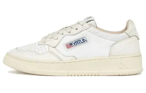 AUTRY Medalist Low Leather Sneakers