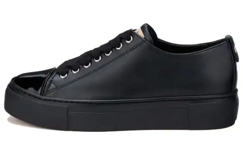 AGL Leather Low top Skateboard Shoes Women's Black