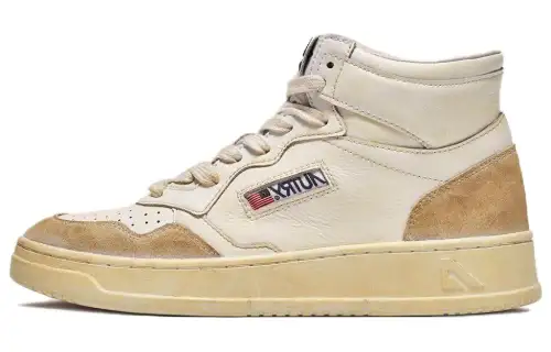 AUTRY Leather High top Skateboard Shoes Men's Ecru