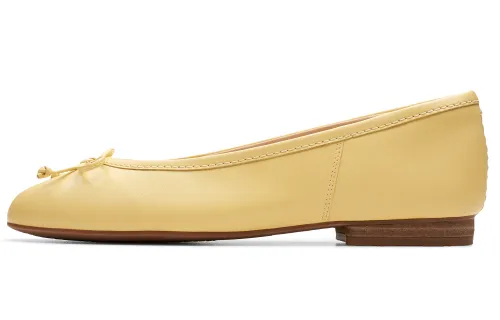 Clarks Casual Shoes Women's Yellow