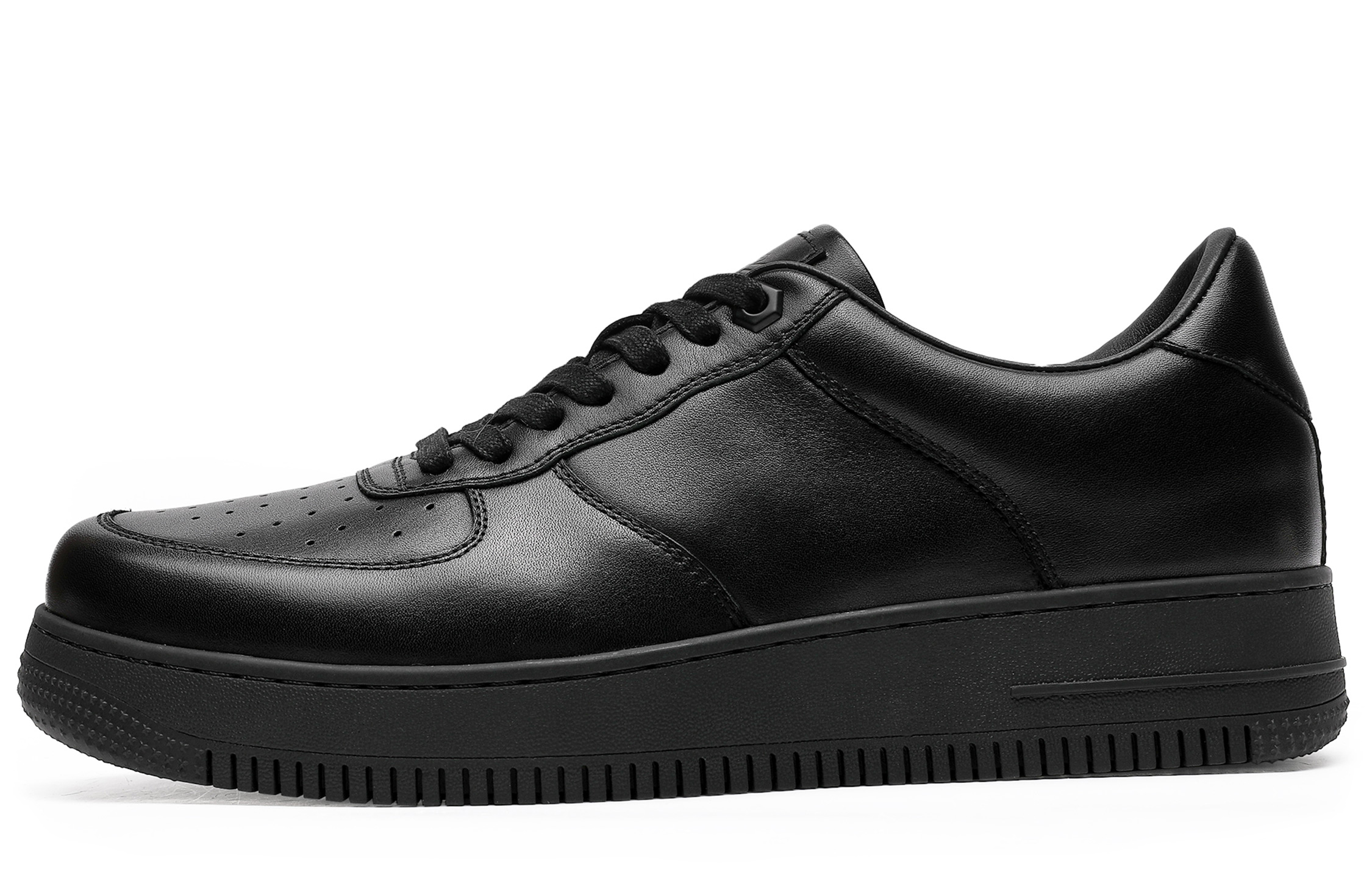 Desai first-layer cowhide, daily high-end, Air Force One, commuting and leisure, environmentally friendly air glue and semi-glue technology, versatile classic, light luxury and simplicity, business British, Black Warrior low-top, comfortable and sporty, fashionable sneakers, men's black