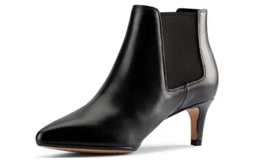Clarks Chelsea Boots Women's Black