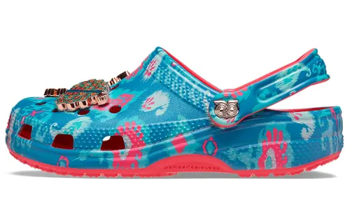 Crocs Classic Clog Chumbak Ikkat & Paisleys Blue