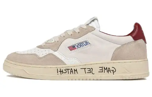 AUTRY Leather Low top Skateboard Shoes Men's Beige