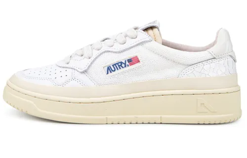 AUTRY Skateboard Shoes Women's Low Top White