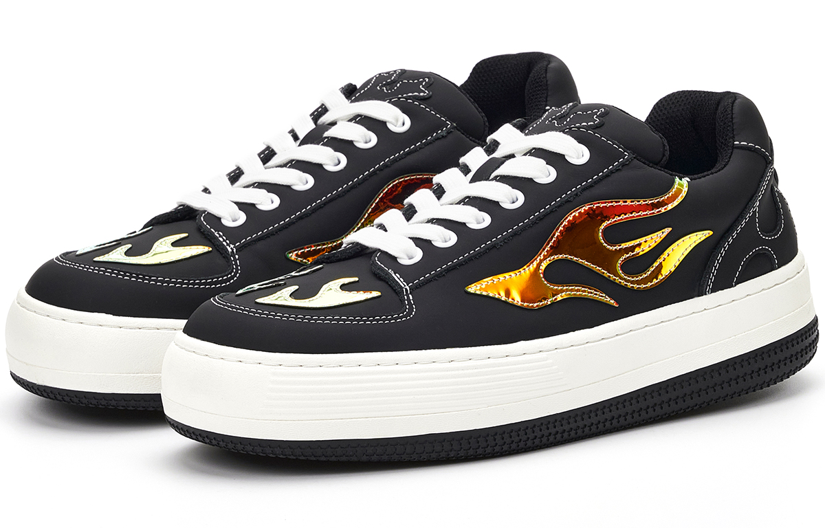 WILD PITCH Overthrow Low top Skateboard Shoes Unisex Black White Red