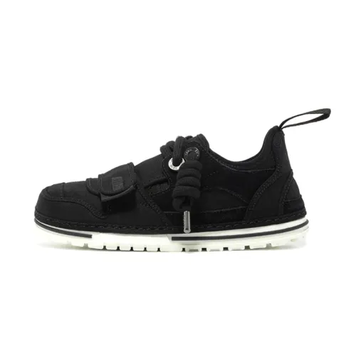 OETZI Skateboard Shoes Men's Low Top Black