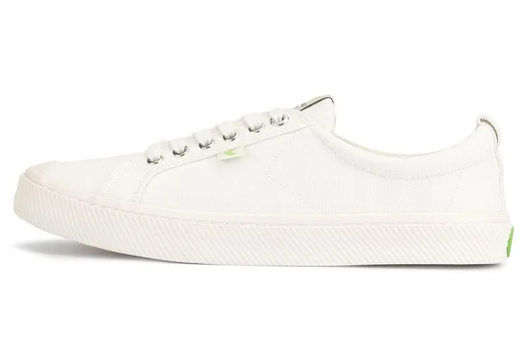 Cariuma Oca low-top canvas sneakers