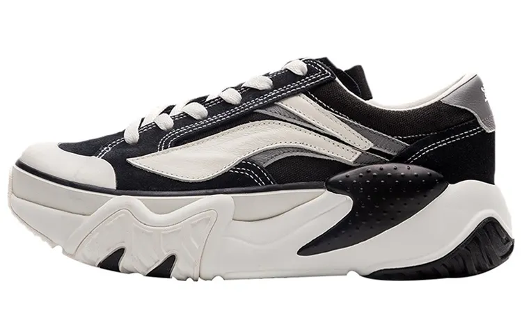 Li Ning Slip Resistant Abrasion Resistant Low top Casual Shoes Women's Black White
