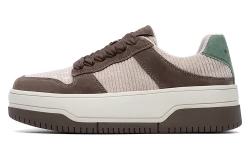 Dickies Low top Skateboard Shoes Women's Light Coffee
