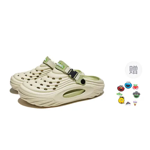 SESAME STREET Sesame Street EVA, simple, trendy and versatile for casual couples. Hollow, breathable, lightweight, comfortable and soft soles that feel like stepping on shit. Summer cool and lazy two-wear, outdoor sports style, Crocs, same style for men and women.