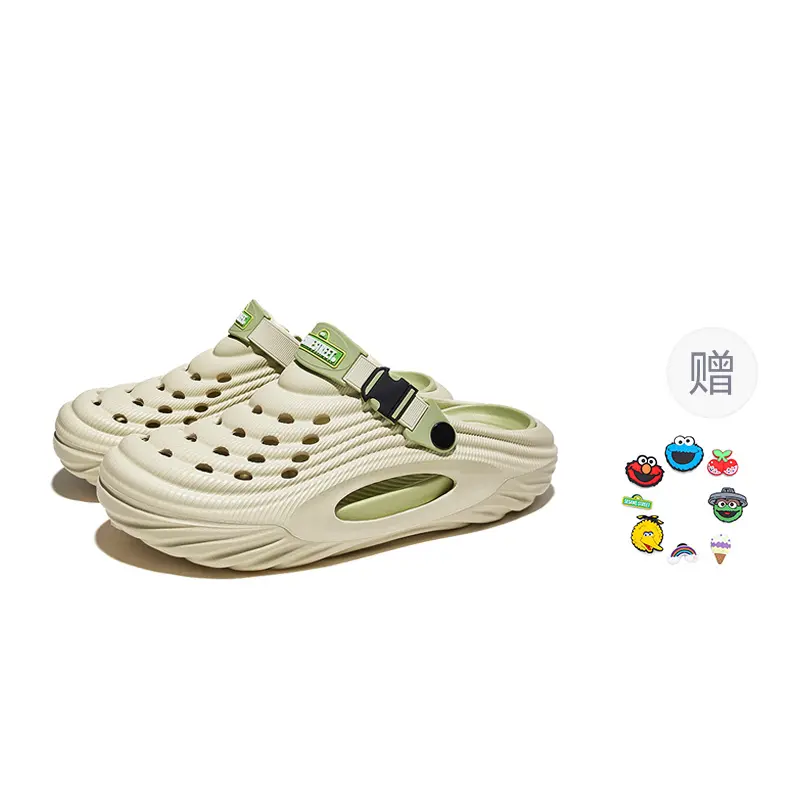 SESAME STREET Sesame Street EVA, simple, trendy and versatile for casual couples. Hollow, breathable, lightweight, comfortable and soft soles that feel like stepping on shit. Summer cool and lazy two-wear, outdoor sports style, Crocs, same style for men and women.