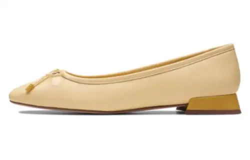 Clarks Sheepskin Casual Shoes Women's Yellow