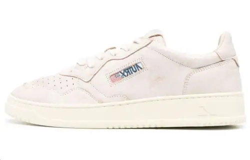 AUTRY Leather Low top Skateboard Shoes Men's Beige
