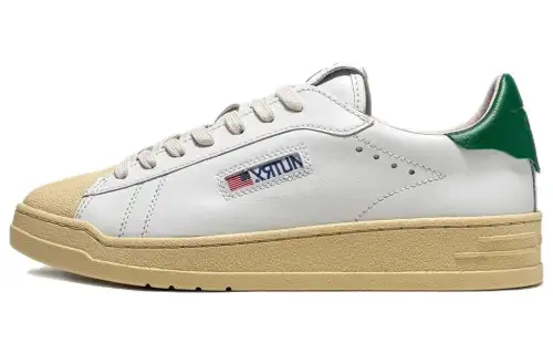 AUTRY Leather Low top Skateboard Shoes Women's White Green