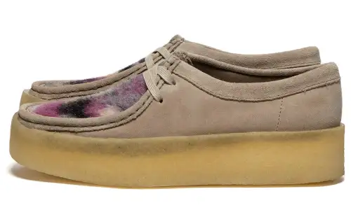 Clarks Casual Shoes Women's Gray