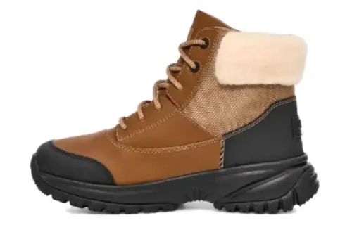 UGG Women's Yose Fluff V2 Boot 'Chestnut'