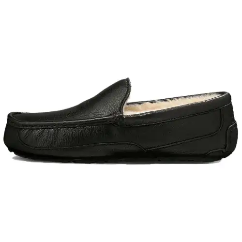 UGG Ascot 'Black'