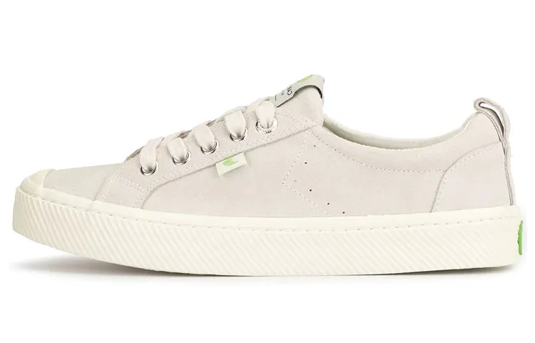 Cariuma Oca low-top suede sneakers Women's