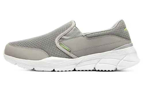 Skechers Equalizer 4.0 Low top Casual Shoes Men's Gray