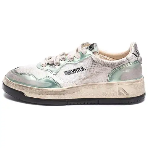 AUTRY Low top Skateboard Shoes Women's Beige Green