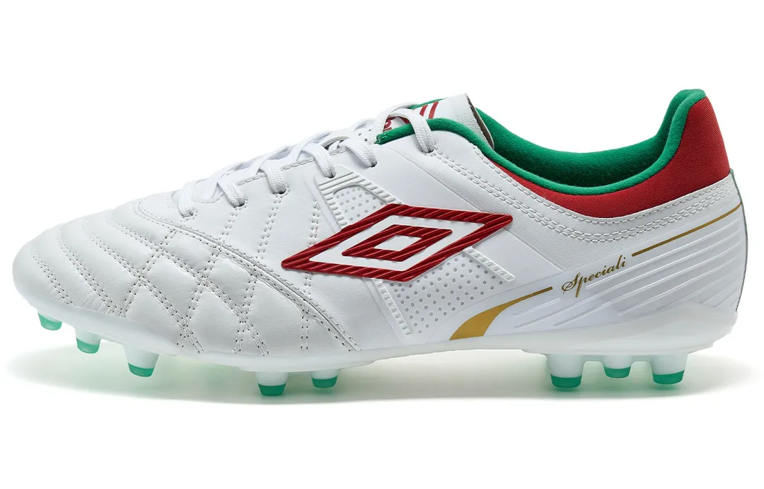 Umbro Speciali Slip Resistant Soccer Shoes Men's