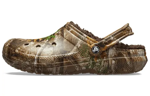 Crocs Classic Lined Realtree Edge Clog 'Brown'