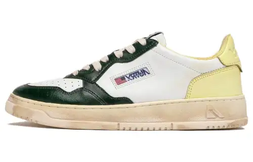 AUTRY Medalist Super Vintage Leather Sneakers