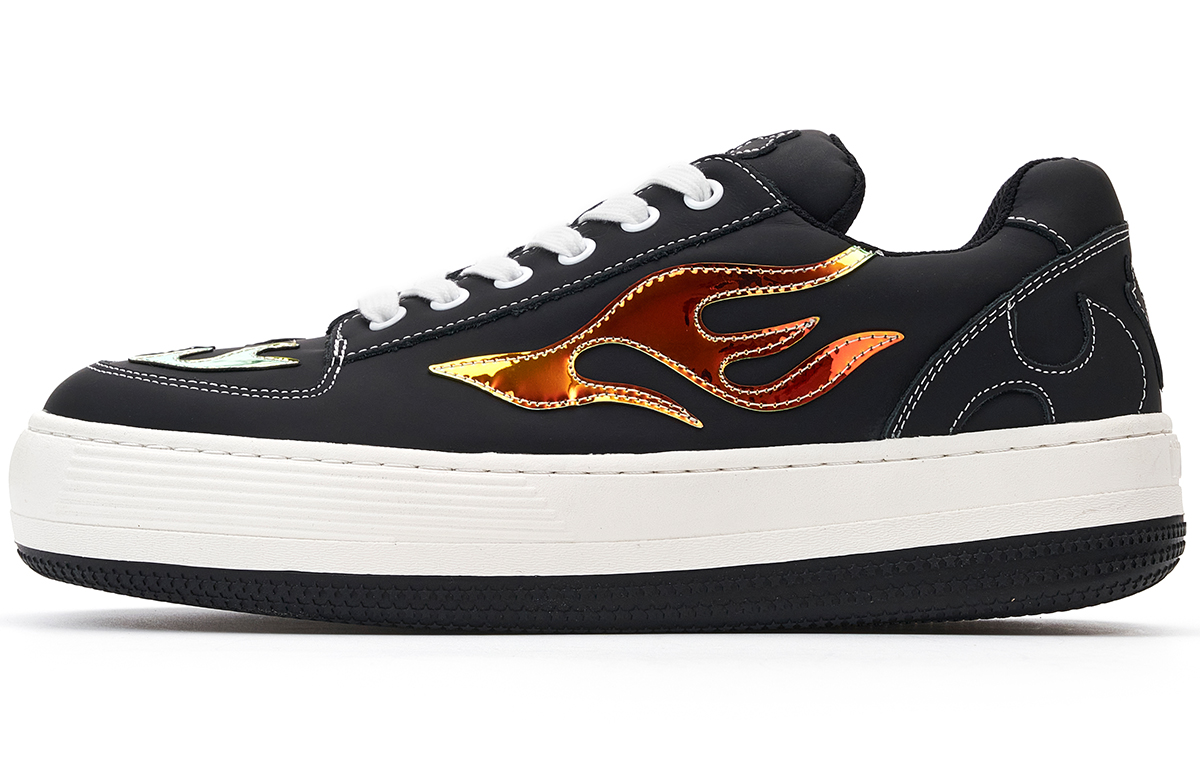 WILD PITCH Overthrow Low top Skateboard Shoes Unisex Black White Red