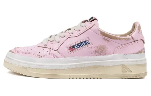 AUTRY Leather Low top Skateboard Shoes Men's Pink