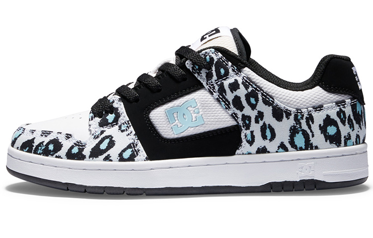 DCSHOES Manteca 4 Fabric Slip Resistant Abrasion Resistant Low top Skateboard Shoes Women's White Black