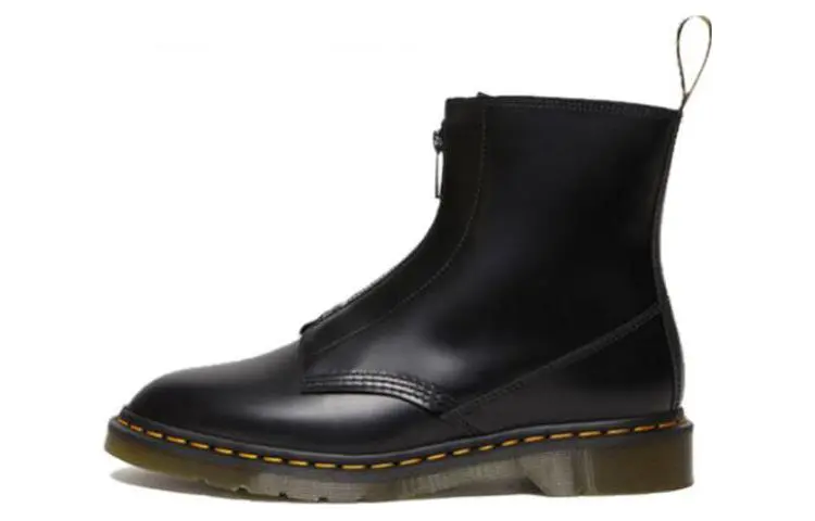 Dr. Martens Cabbott Smooth Boots 'Black'