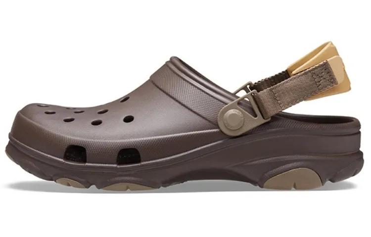 Crocs Classic Clog Plastic Clogs Unisex Coffee