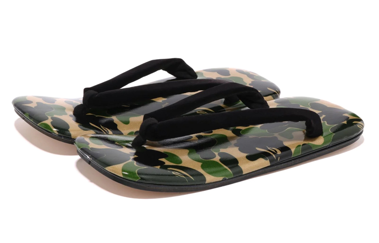 Мужские шлепанцы A BATHING APE ABC Camo (зеленые)