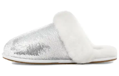 UGG Scuffette II Fleece Lined Thermal, Comfortable Round Toe Rubber Sole Closed Toe Slippers Women's Silver