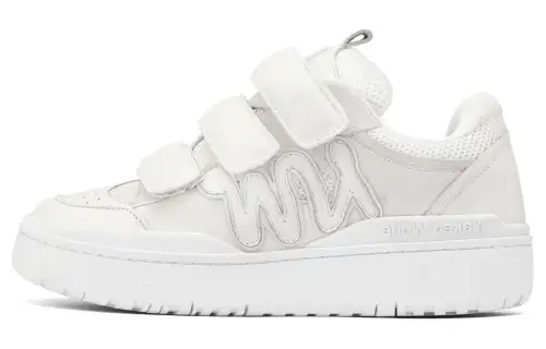 Naked Wolfe Atlanta Leather Low top Skateboard Shoes Women's White