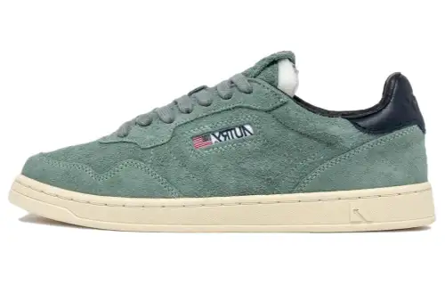 AUTRY Medalist Low Suede Sneakers