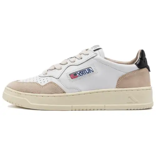 AUTRY Leather Low top Skateboard Shoes Women's Beige