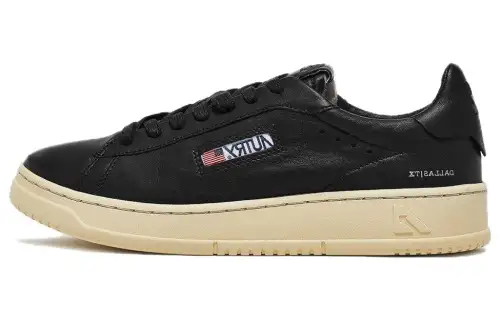 AUTRY Dallas Leather Low top Skateboard Shoes Women's Black