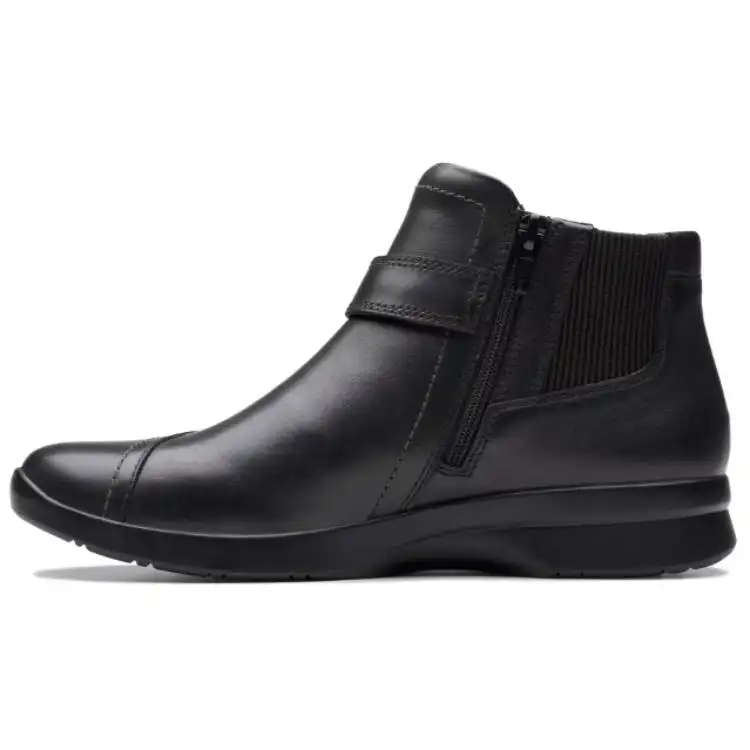 Clarks Leather Ankle Boots Unisex Black