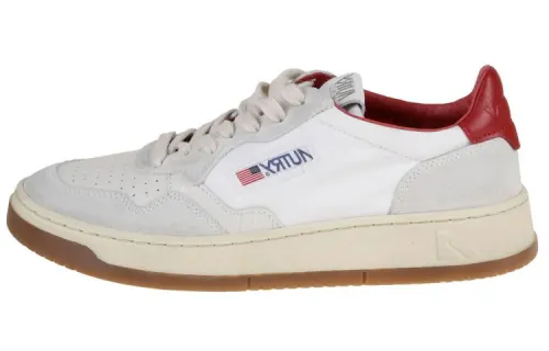 AUTRY Leather Low top Skateboard Shoes Women's