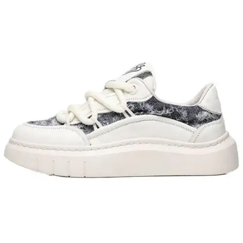 JANE HARLOW Textile, Top Grain Cow Leather Lightweight Low top Casual Shoes Men's White Blue