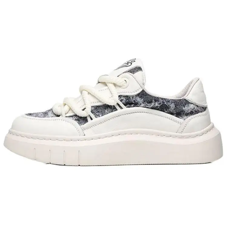 JANE HARLOW Textile, Top Grain Cow Leather Lightweight Low top Casual Shoes Men's White Blue