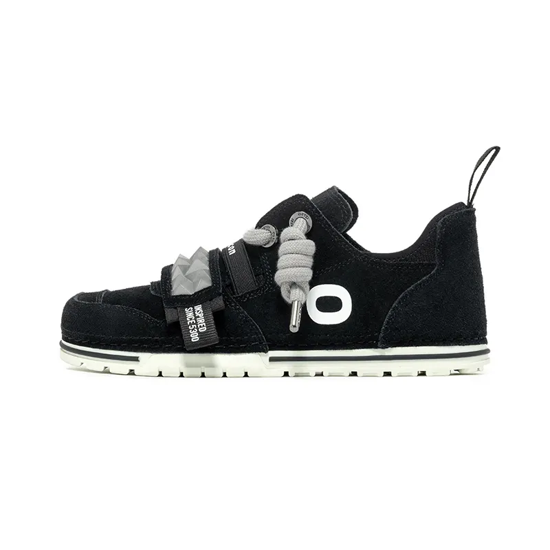 OETZI Low top Stylish Skateboarding Shoes Unisex Black