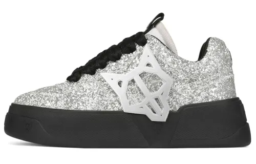 Naked Wolfe Kosa Low top Stylish Skateboarding Shoes Men's Silver