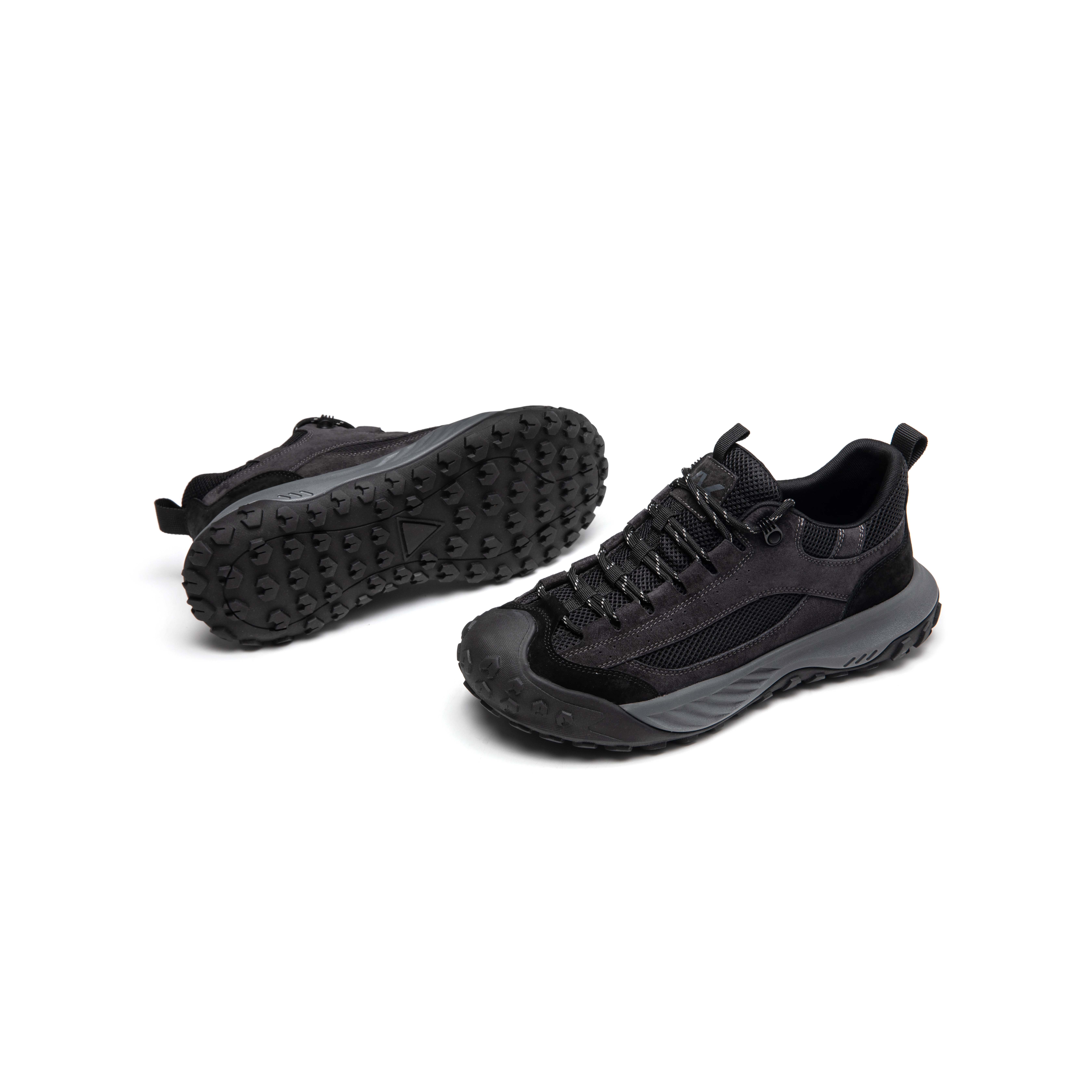 AOKANG Fabric Slip Resistant Slip Resistant Low top Outdoor Shoes Men’s Black