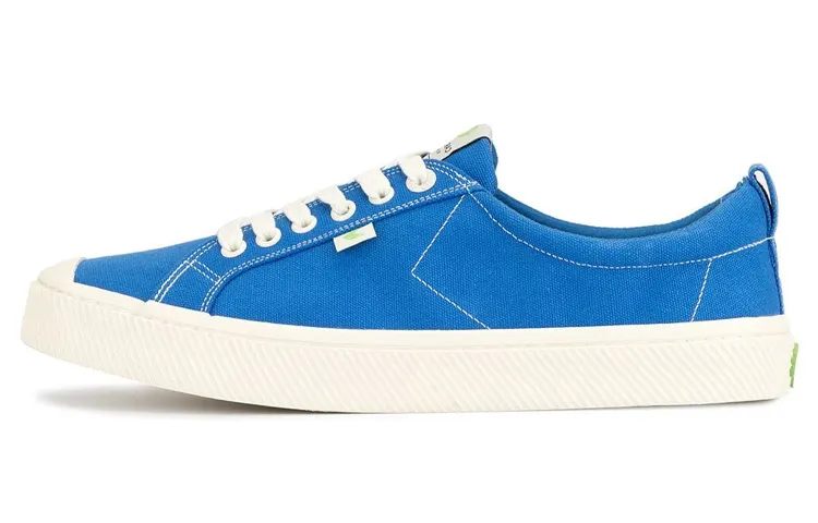Cariuma Oca low-top canvas sneakers