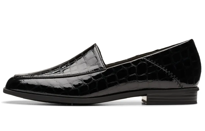 Clarks Sheepskin Casual Shoes Women's Black