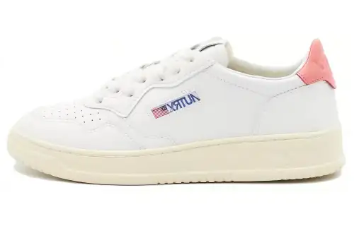 Autry Medalist Low sneakers Women's